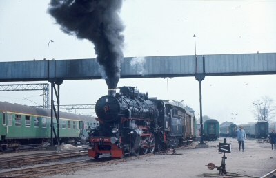 {short description of image}